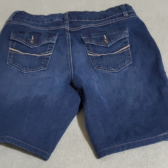 Denim shorts - Picture 2 of 2